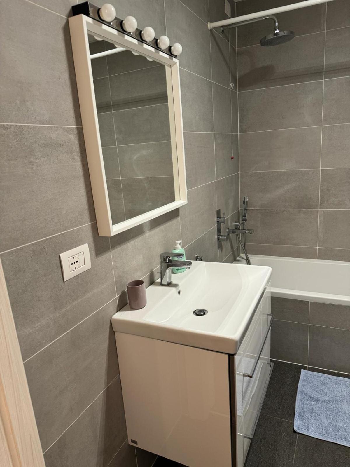 Nice Apartment Near Rho-Fiera Milano Pero Zewnętrze zdjęcie